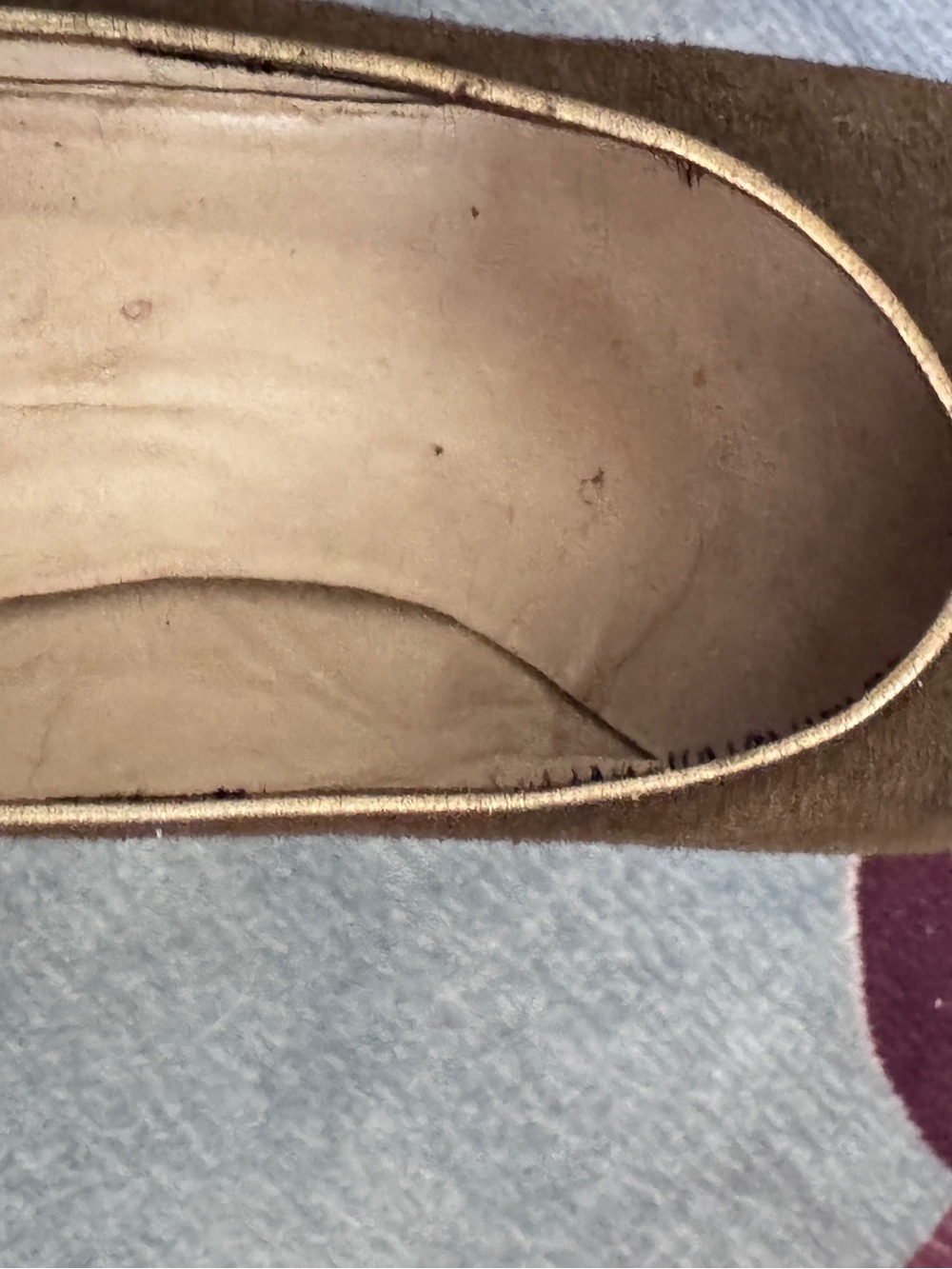 Vintage 80s Suede Kitten Heel Pump Khaki Ungaro Parallèle Paris Fleur-de-Lis 7.5 - Picture 6 of 9